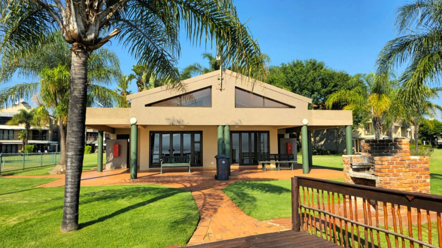 2 Bedroom Property for Sale in Hartbeespoort North West
